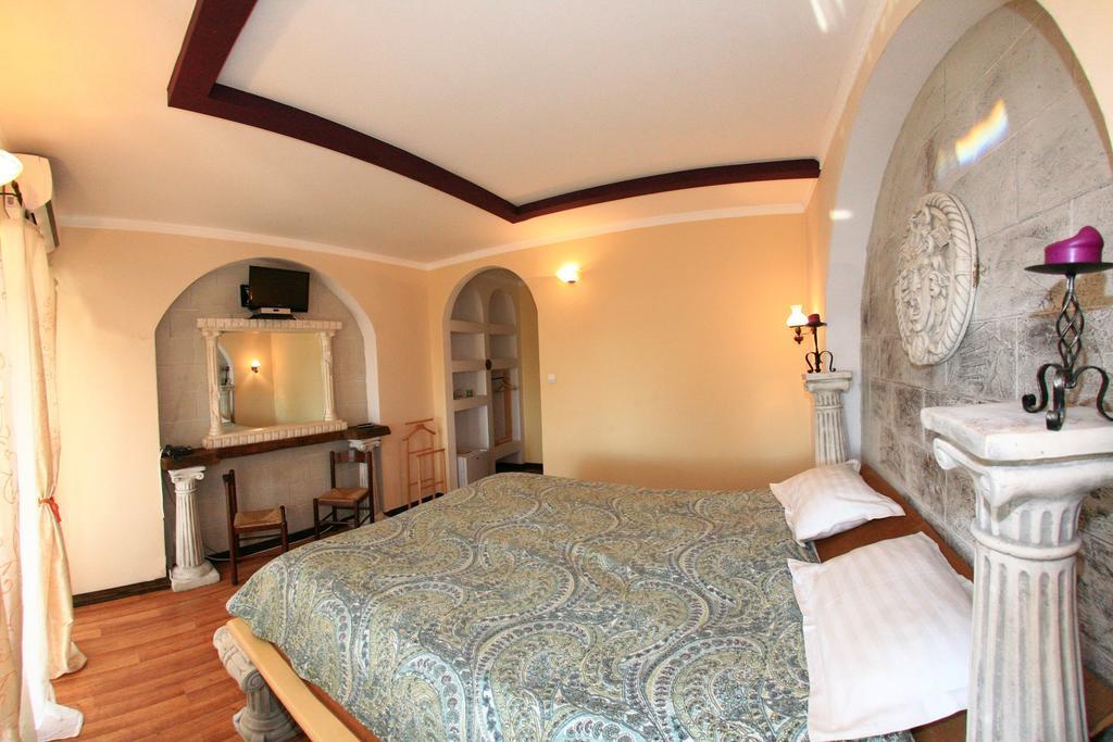 Hotel Castelul Lupilor Chimindia Pokoj fotografie