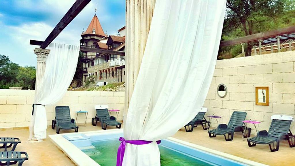 Hotel Castelul Lupilor Chimindia Exteriér fotografie